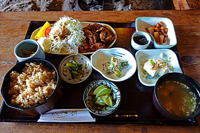 滋賀 高島の郷土料理 とんちゃん しょいめし を味わうランチ 時には 旅の日常