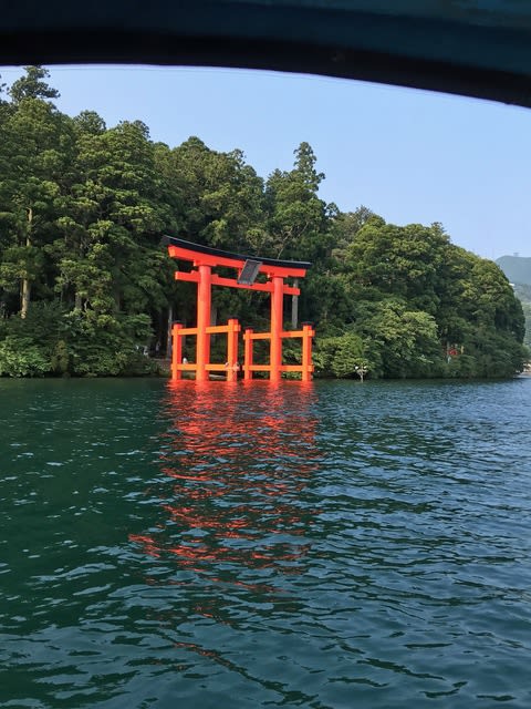 芦ノ湖でスワンボートに乗る 湘南徒然草 芦ノ湖でスワンボートに乗る 湘南徒然草