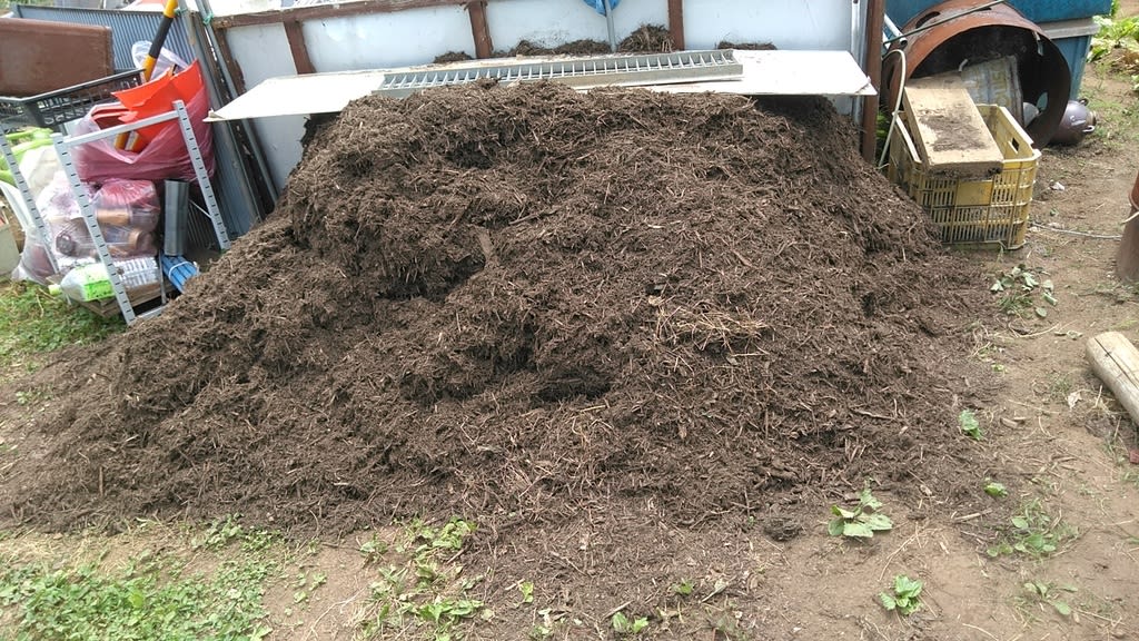 敷き詰め 堆肥