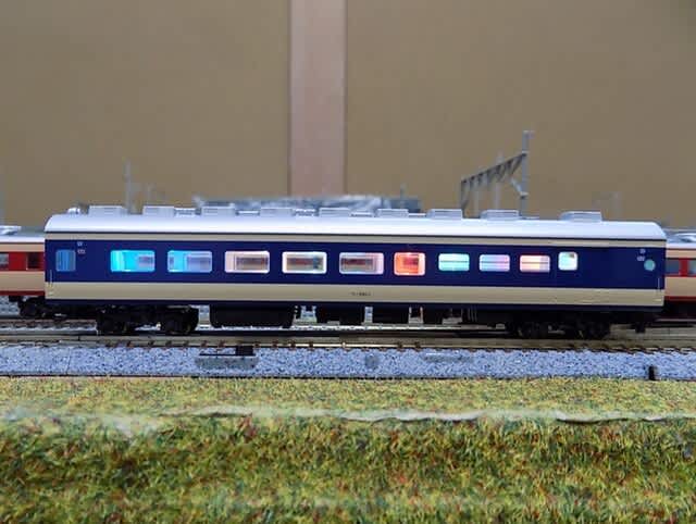 ポポンデッタ　虹色室内灯 Nゲージ】虹色に光る「レインボー（パリピ）室内灯」レビュー