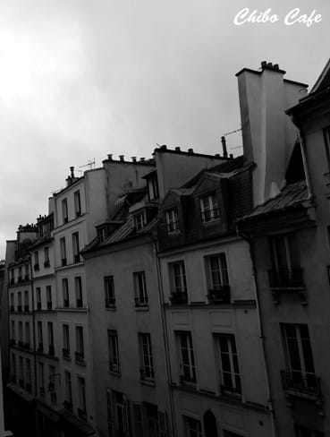 パリの風景 モノクロ写真風 Chibo Cafe