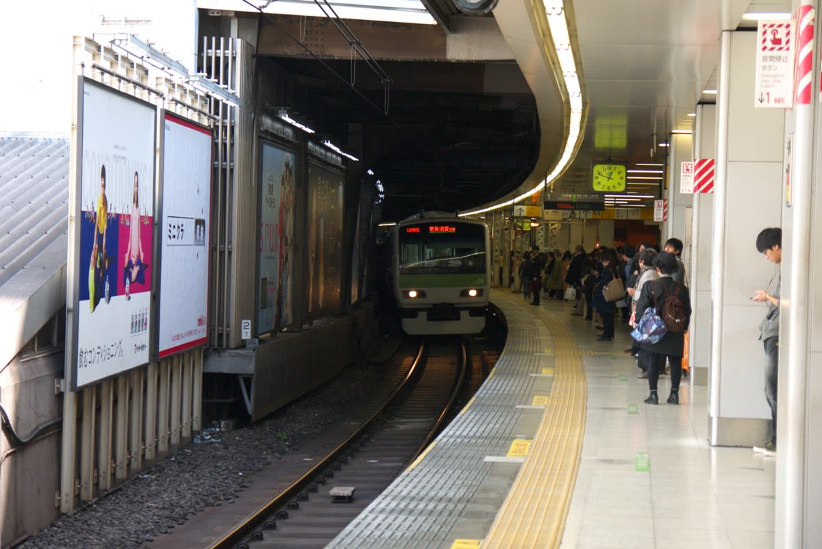 新橋駅から渋谷駅までｊｒ山手線外回り電車で移動する ｐａｒt２ 緑には 東京しかない