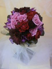 紫バラと黒赤バラでシックに大人ブーケ 神奈川県小田原市 南足柄市の花友生花店 フラワーアレンジ教室 ブログです