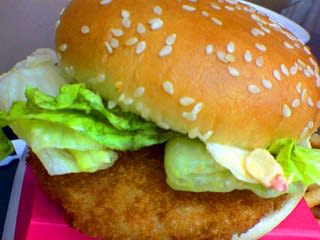 17食め マクドナルド のえびフィレオ 西日本ハンバーガー協会 Nhk 公式ブログ 究極のハンバーガーを作ろう In関西
