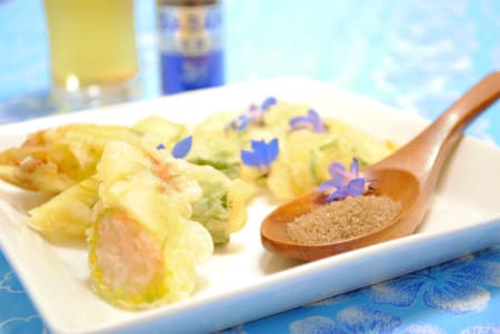 花ズッキーニの海老詰めフリット 花椒塩添え 四万十住人の 簡単料理ブログ