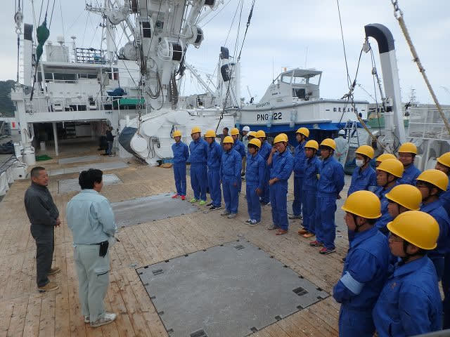 海外まき網漁船の見学 静岡県立漁業高等学園は 創立50年 一流の漁師になる近道です