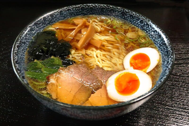 中華そば醤油味 冷凍麺をお鍋で煮込むだけ 炎のクリエイター日記 中華そば醤油味 冷凍麺をお鍋で煮込むだけ 炎のクリエイター日記