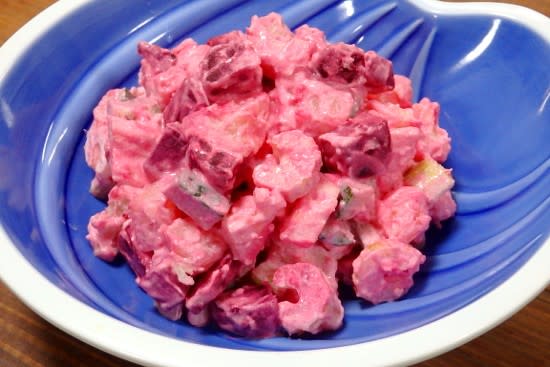 八丈島産ビーツでボルシチとオリヴィエサラダの晩ごはん 八丈島のおいしい暮らし 八丈島産ビーツでボルシチとオリヴィエサラダの晩ごはん 八丈島のおいしい暮らし