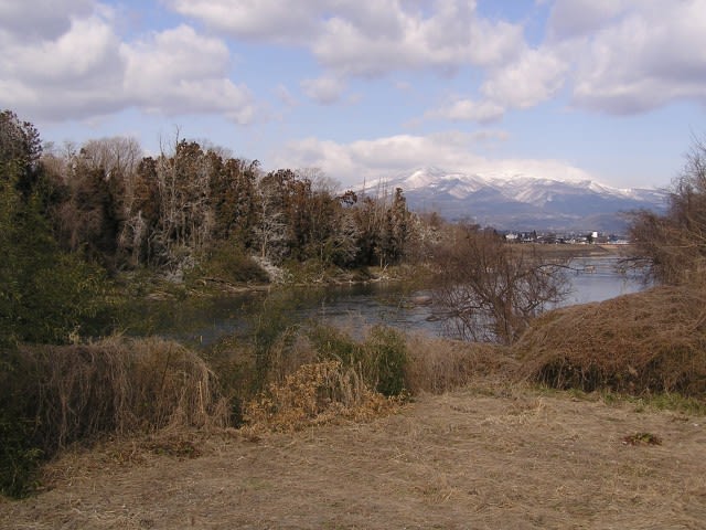 安達太良山と阿武隈川と 休日は風を切って