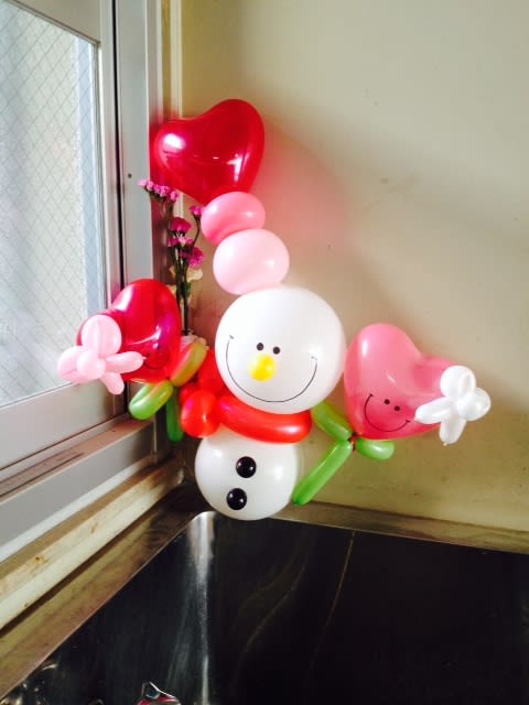 雪だるまとハートの風船 花1輪 バルーンギフトはバルーンコネクション お問い合わせa Balloonconnection Jp 雪だるまとハートの風船 花1輪 バルーンギフトはバルーンコネクション お問い合わせa Balloonconnection Jp