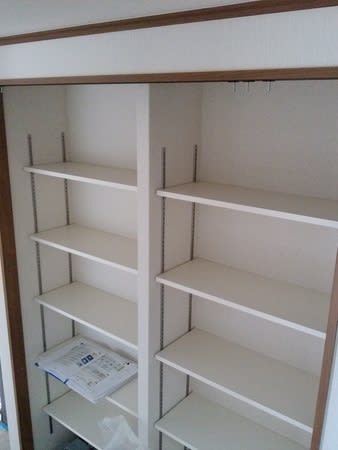 片付けと収納 インテリア 収納棚の可変性と奥行きで変わる収納の質 奈良県 建築家が感じる設計事務所の家づくり日記 住まいの設計や住宅設計 注文住宅 注文建築 暮らしの事 収納の事 片付けと収納 インテリア 収納棚の可変性と奥行きで変わる収納の質 奈良県 建築家が感じる設計事務所の家づくり日記 住まいの設計や住宅設計 注文住宅 注文建築 暮らしの事 収納の事