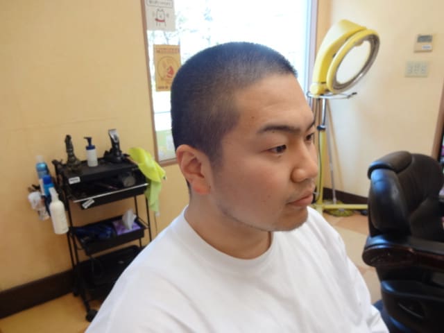 スキンフェードボウズ 究極おしゃれ坊主 アーミーヘアbarbershintoko ２児のbarberパパ 丘サーまっしぐら Barbershintokohairdesign