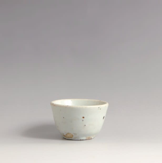 李朝白磁盃 径約6.8cm - ルクラシック 李朝白磁盃 径約6.8cm - ルクラシック