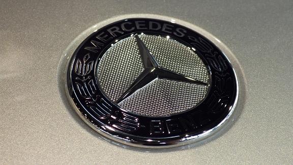 For Mercedes GENUINE R129 W202 Set of 2 Front Emblem "Sport" Fender 2028175420