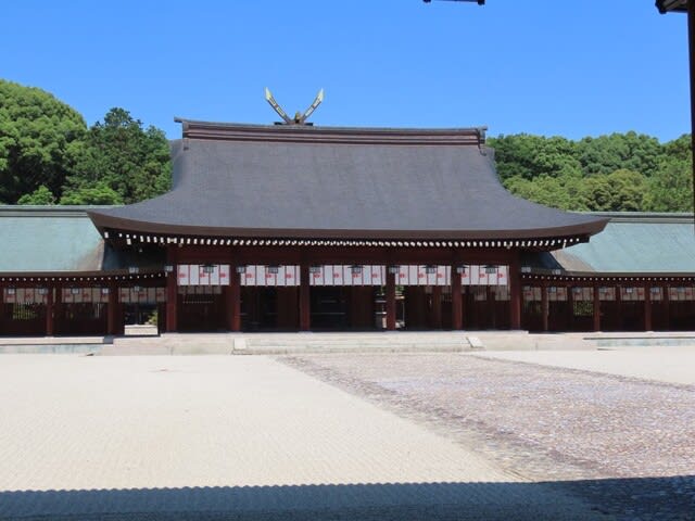奈良の旅2023年6月　橿原神宮　外拝殿より幣殿の千木を望むを望む