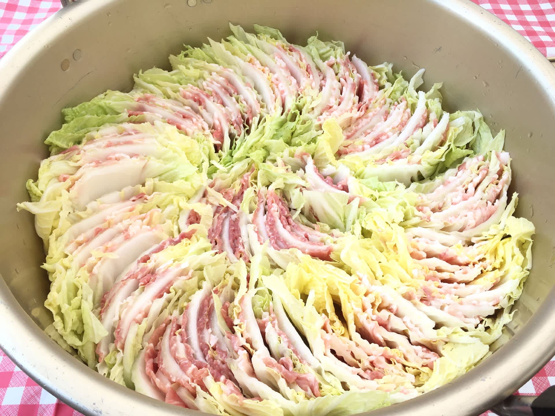 犬鳴豚と泉州白菜のミルフィーユ鍋 犬鳴豚牧場日誌
