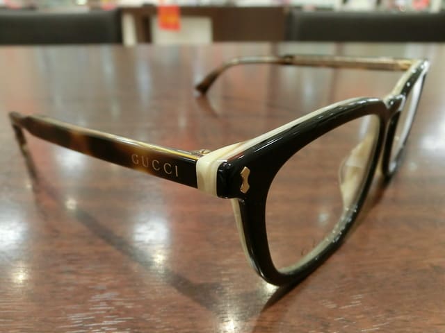 GUCCI グッチのメガネは一味違う！ - メガネのアイプラザブログ メガネ 