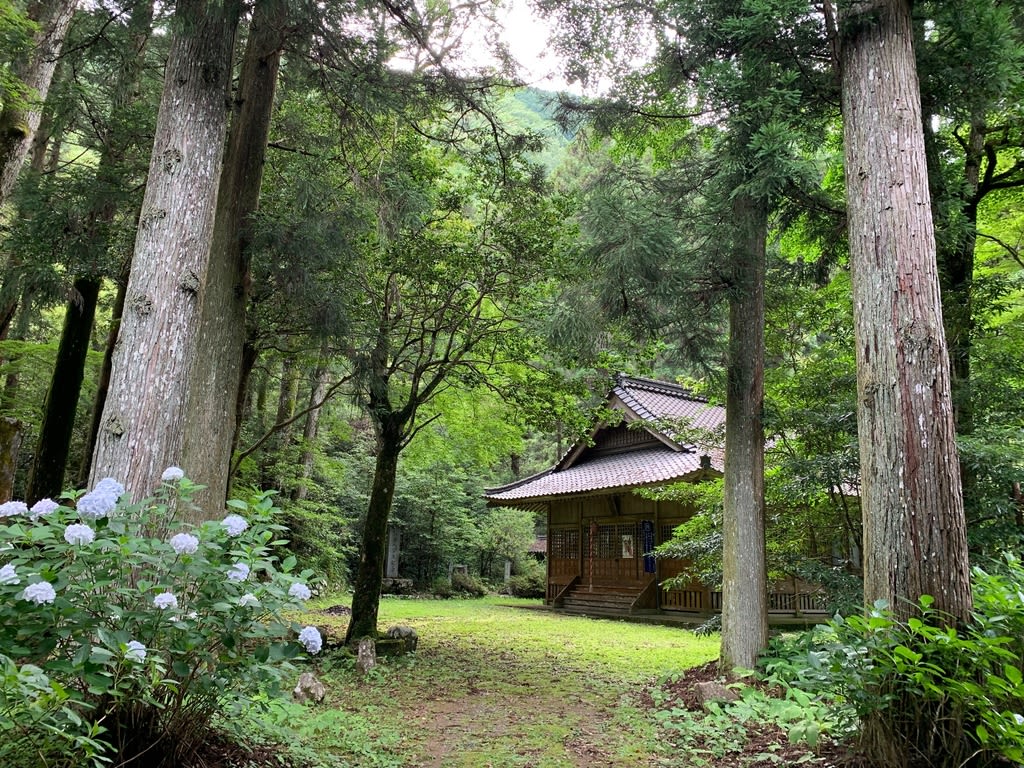 アドベンチャーな1日　③綿津見神社 - お山にお宮がたちました