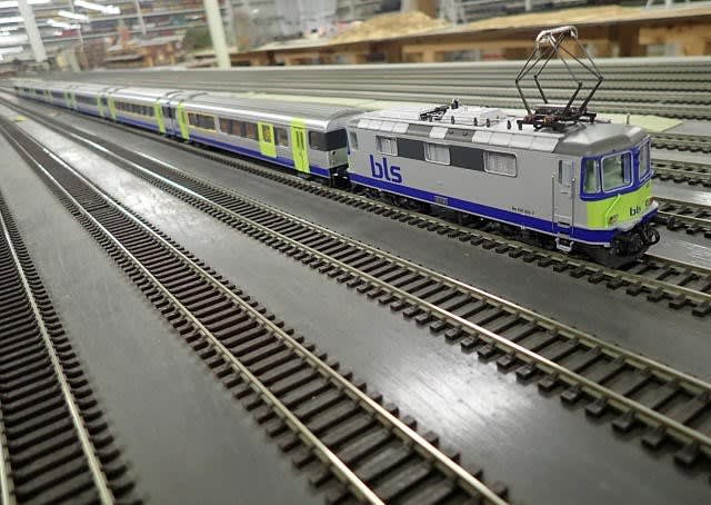 2022/12 モデルバーンクラブ運転会 スイス・BLS - こてはし鉄道日記 2022/12 モデルバーンクラブ運転会 スイス・BLS - こてはし鉄道日記