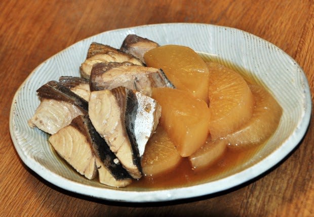ブリの照り焼き ブリ大根 でも本当はブリの子ワラサで 自分で捌いたワラサの料理 明日という日に向かって