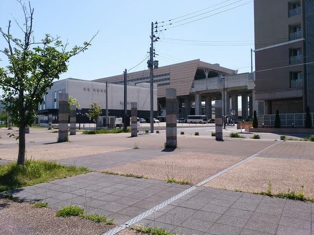 北東から見た新青森駅(青森県青森市)