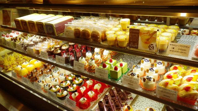 湯沢で人気のケーキ屋さん パティスリースフェール が国道17号線に移転オープン 湯沢日和 ゆざわ びより