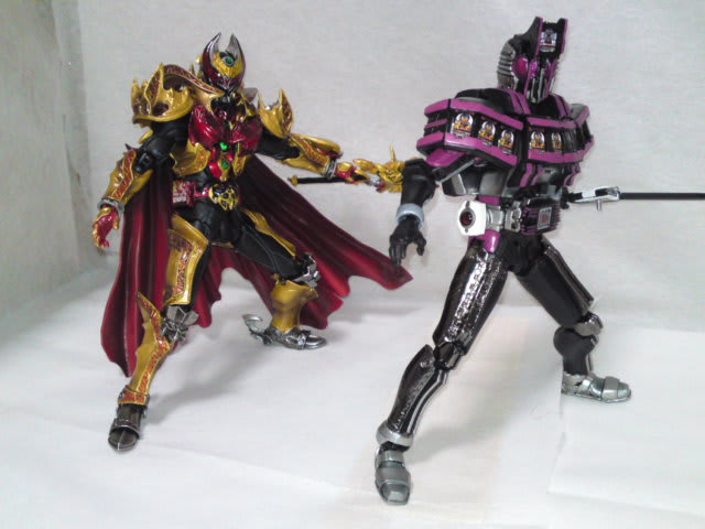 S.I.C. LIMITED 仮面ライダーキバ・エンペラーフォームを S.I.C. LIMITED 仮面ライダーキバ・エンペラーフォームを