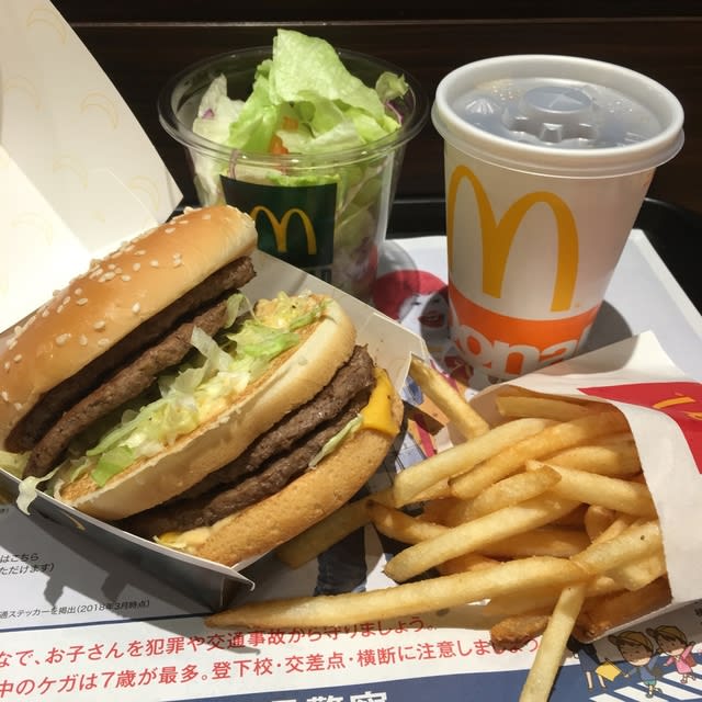 18 04 05のぼっちディナー マクドナルドで 夜マック のビッグマック パティ４枚 Ikeda Hiroyaのとりあえずブログ