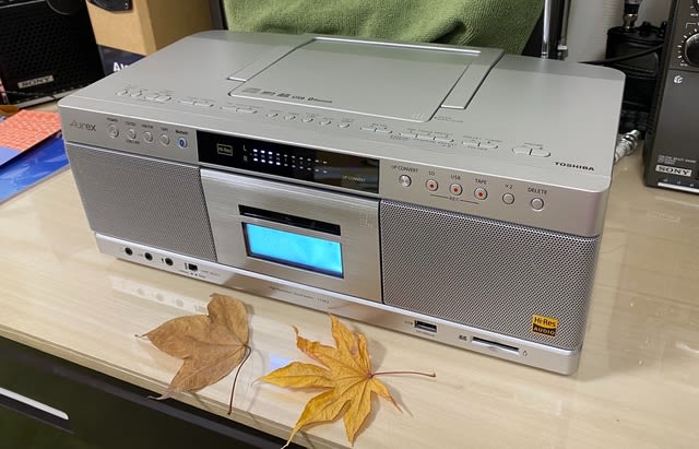 東芝 TY-AK2(S) シルバー Aurex CDラジオカセットレコーダー