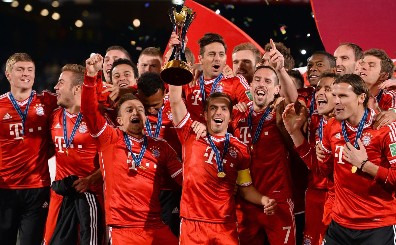 バイエルン Fifaクラブワールドカップも制して今年五つめの栄冠に ヨアヒム レー部
