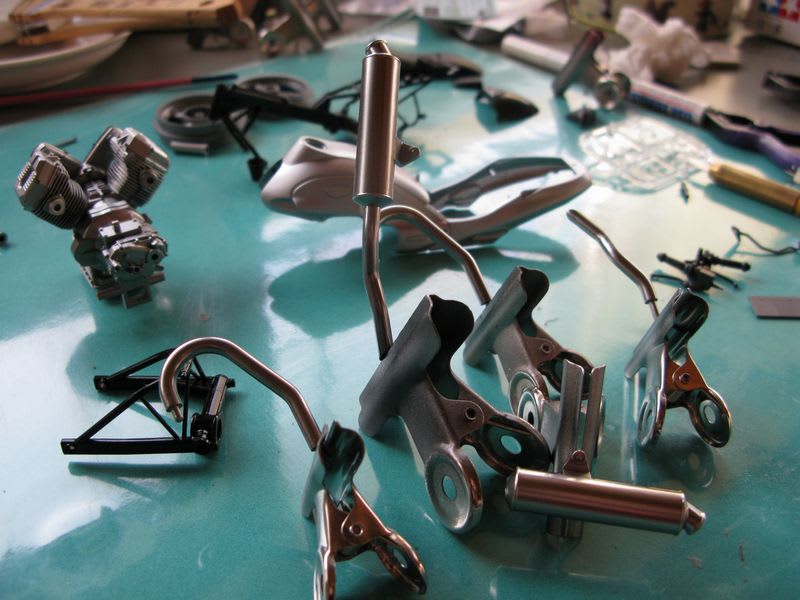 モトグッチv10チェンタウロ製作ー4 おやじのカクレ家