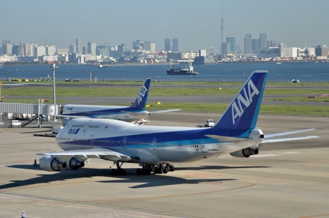 新千歳行きanaのジャンボさん 出発です 羽田空港 ９月２８日 その４ ボンさんの飛行機写真