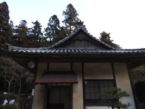 書寫山圓教寺摩尼殿前の建物　蕪懸魚（かぶらげぎょ）