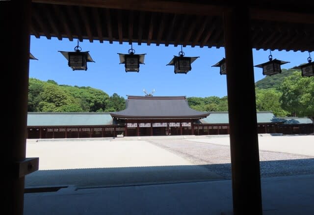 奈良の旅2023年6月　橿原神宮　外拝殿より幣殿の千木を望むを望む