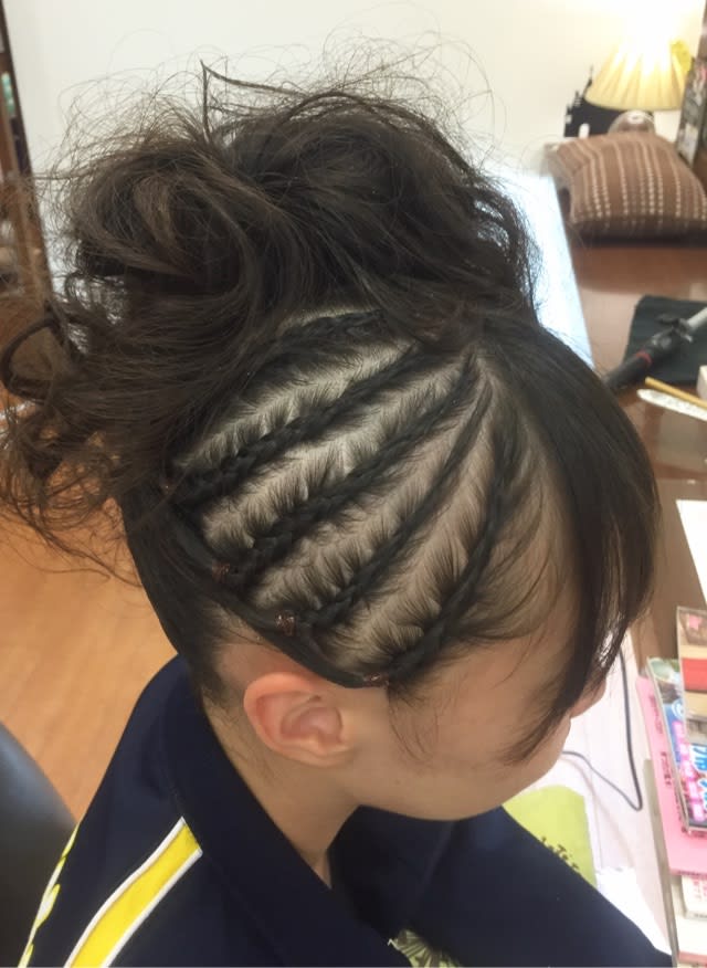 コーンロウ ブレイズ 体育祭ヘアセット Leopard Hair Style Blog 千葉みなとにある女性スタッフのみの美容室レオパードヘアスタイルブログ