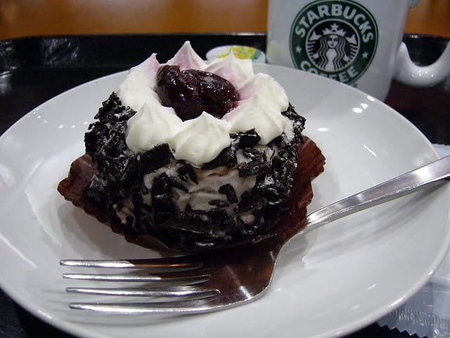 今日のケーキ チョコレートチェリーケーキ スターバックスコーヒー ｊ ｄの備忘録