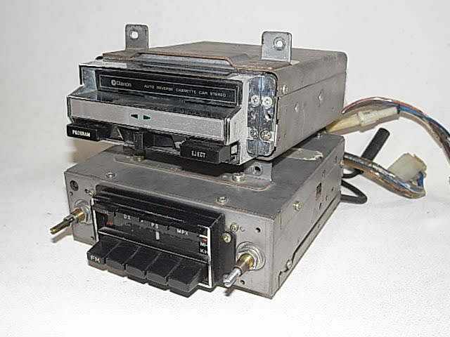 クラリオン　昭和　カーラジオ セドリック330（昭50年頃）用カーラジオ、クラリオン RN-916B+PN