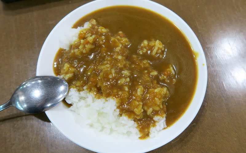 青春18きっぷの旅 ステーションホテルで カレーライスを夕食に サービスです 比企の丘