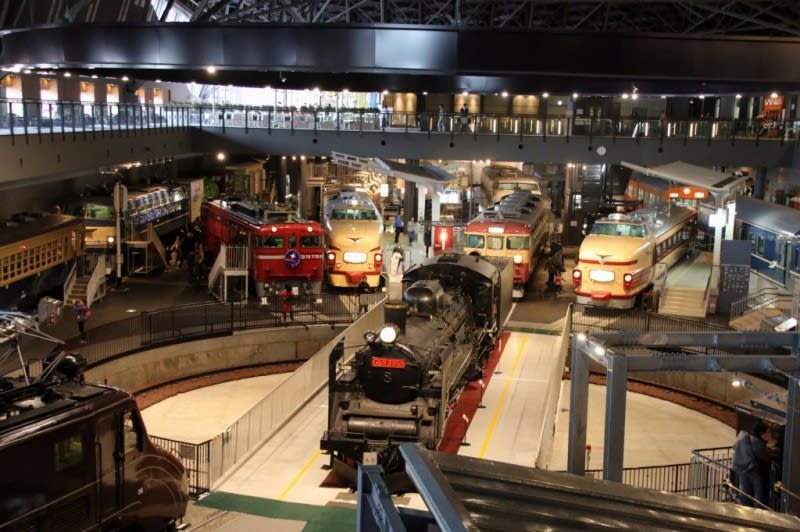 大宮 鉄道博物館で 蒸気機関車など 懐かしき列車を見てきました