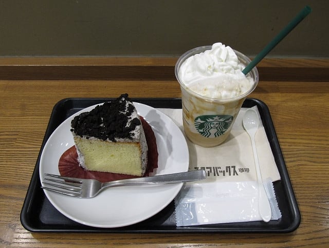 今日のケーキ クッキー クリーム シフォンケーキ スターバックスコーヒー ｊ ｄの備忘録