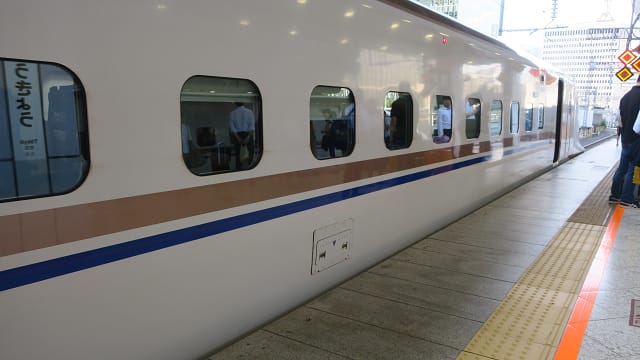東京駅 北陸新幹線はくたか５５９号 ｍｒヘルの緩 い生活