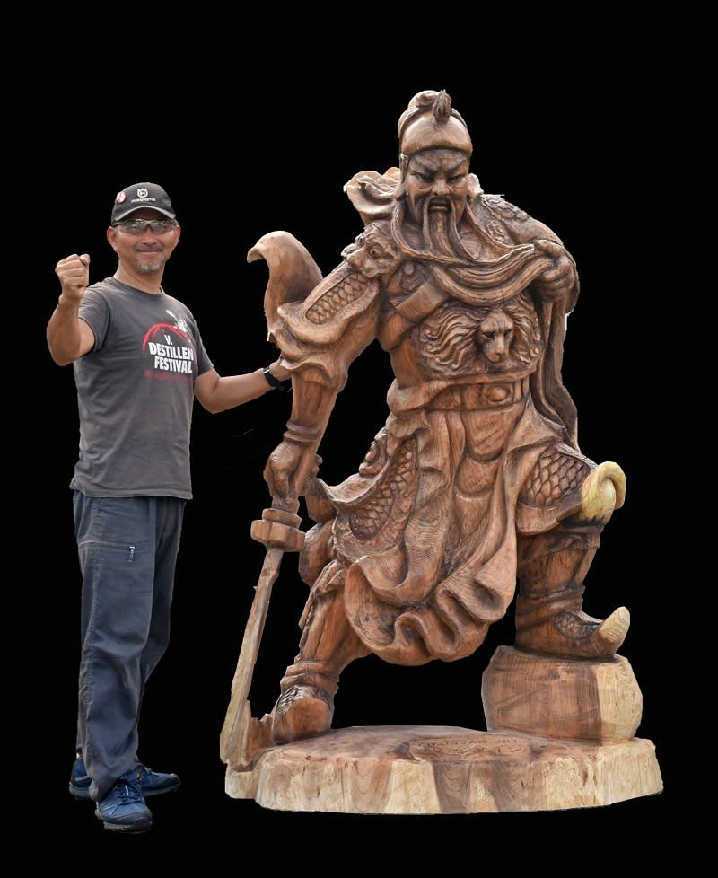 特別注文彫刻 関羽像 Chainsaw Art Japan ケイジの仕事記録