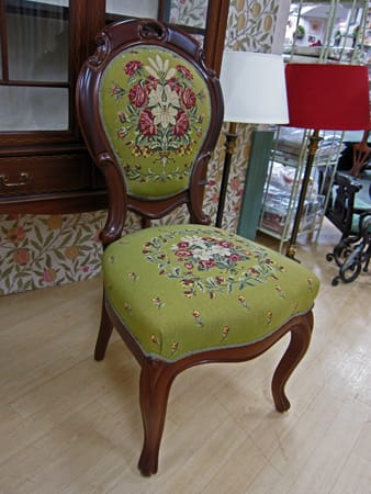 花柄ゴブランの椅子（アンティーク家具のご紹介） - ヴィード 