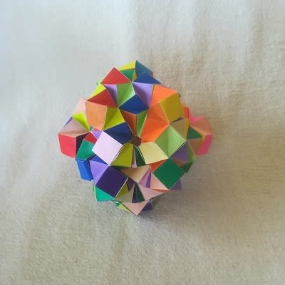 折り紙で 凸君ボール１４４ 斜方切頂立方八面体 くす玉216枚 432面体 日だまりのエクセルと蝉しぐれ