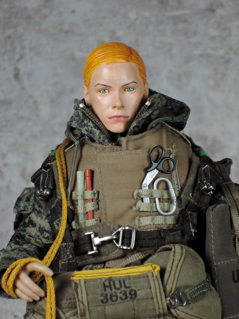 1/6 HOTTOYS U.S.M.C. 3rd Force Service Support - MINISOL 1/6 HOTTOYS U.S.M.C. 3rd Force Service Support - MINISOL