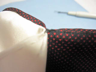 袖下の表・裏別々に縫ってある部分