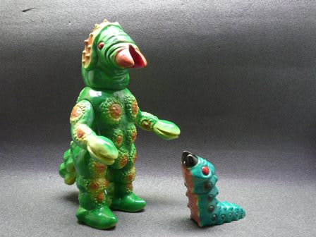 ケムジラ - 怪しい隣人 ～ウルトラ怪獣ソフビ～