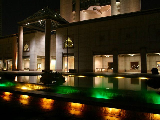 横浜美術館前噴水 夜景 千夜一夜