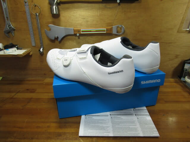 シマノ レーサーシューズ RC3 SH-RC300 ワイド - Kinoの自転車日記 シマノ レーサーシューズ RC3 SH-RC300 ワイド - Kinoの自転車日記
