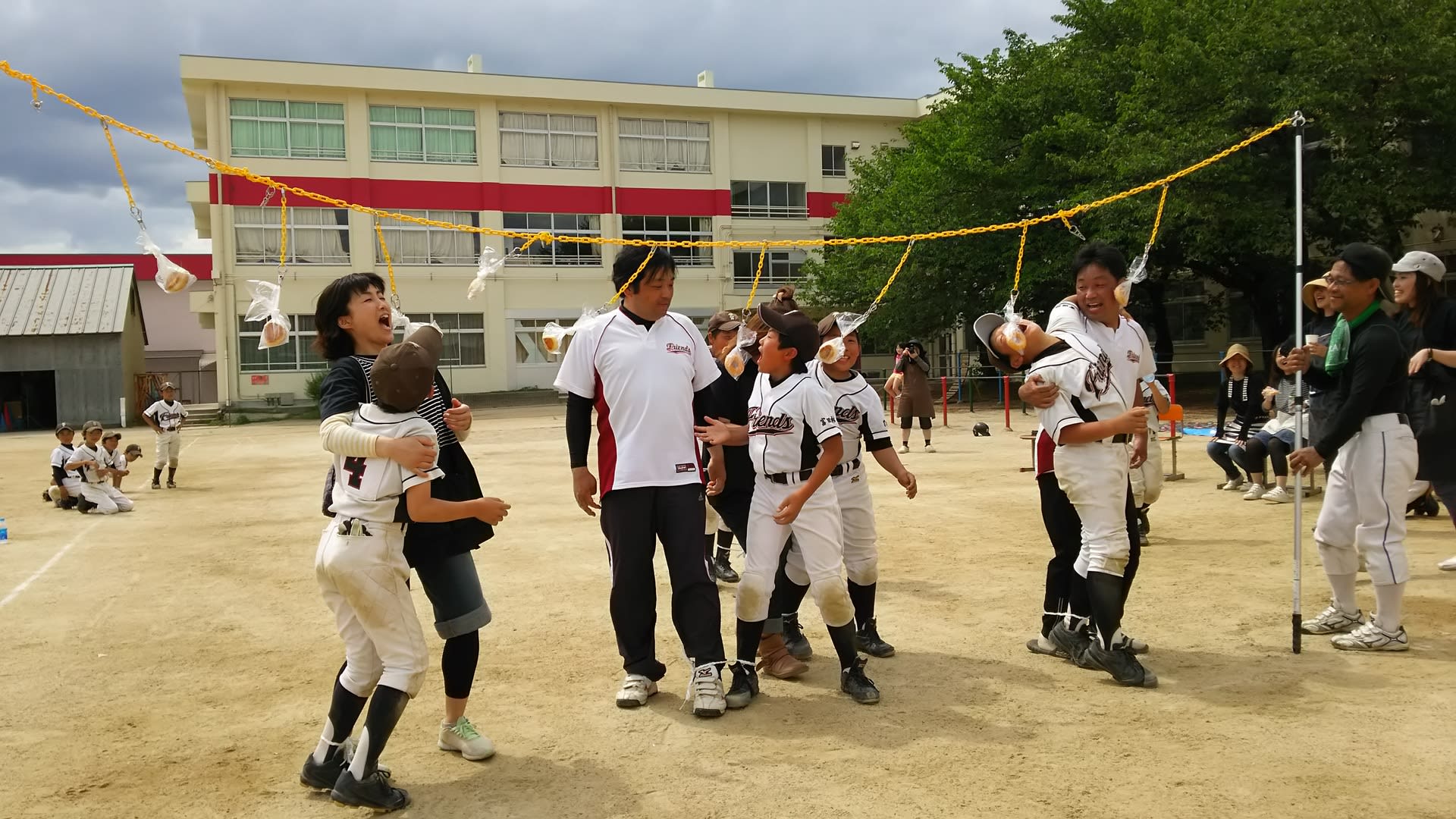 qの様子 パン食い競争 二人三脚 少年野球 大伴フレンズ